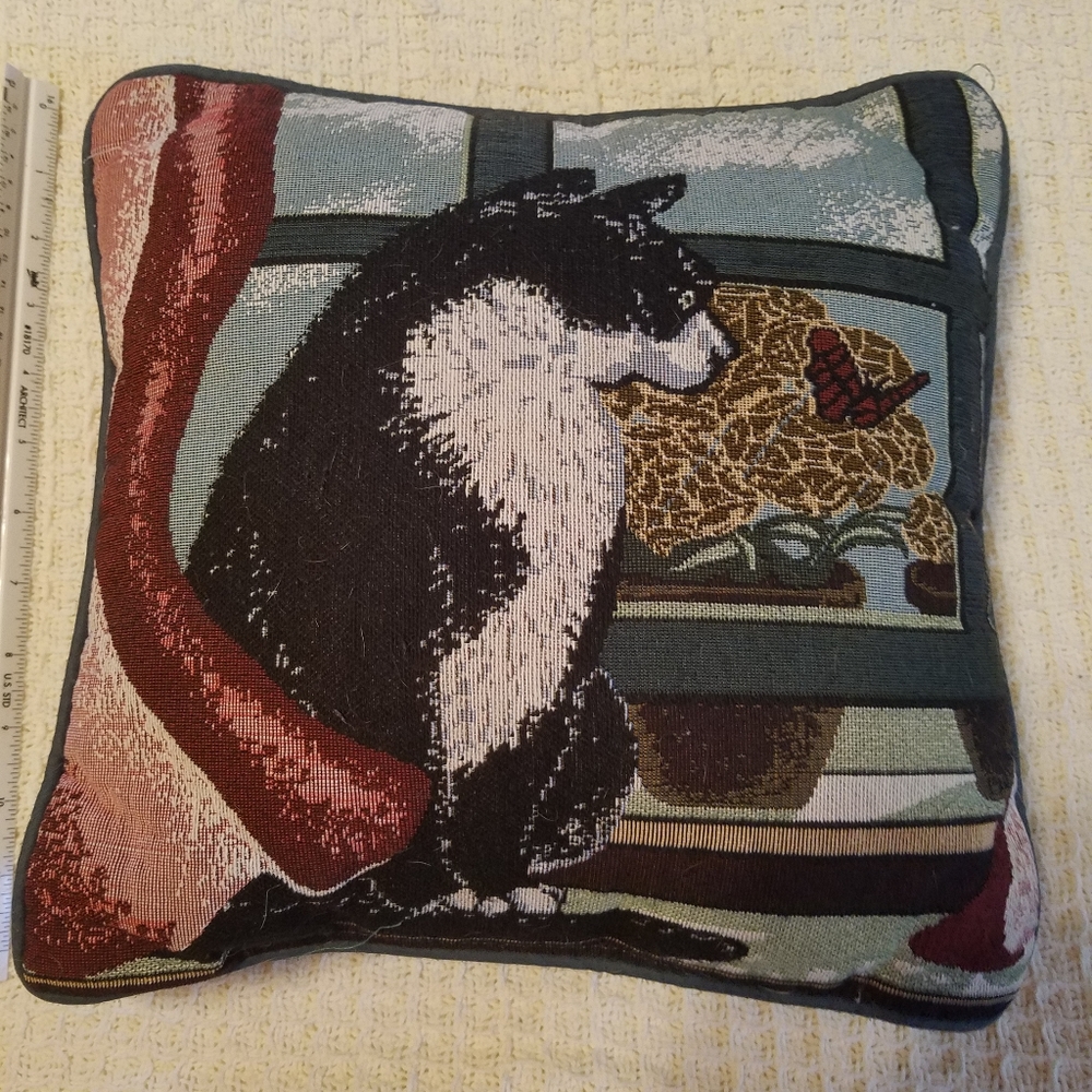 Cat throw pillow
 
Please go to my page and see ot - Picture 7 of 8